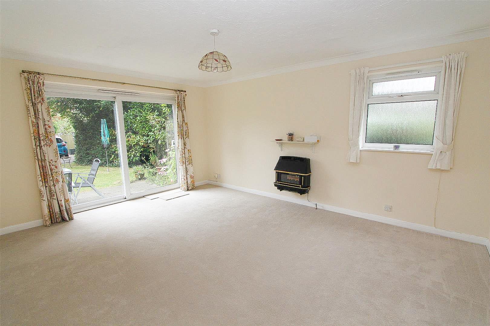 1 bed property in Shirley Road, Wallington